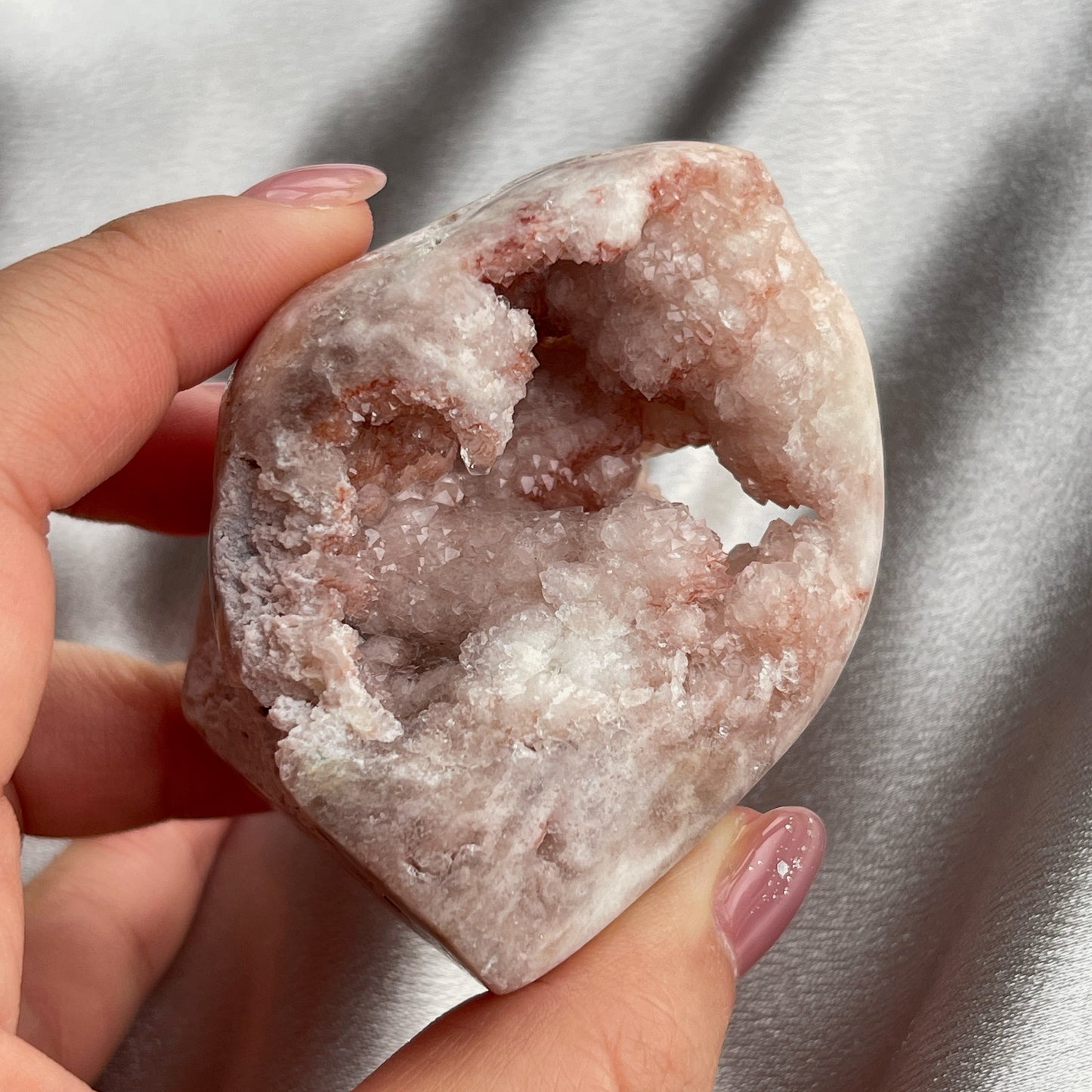 粉紅紫水晶 -療癒心靈,舒緩情緒 -提高自我肯定,價值 -學習愛與被愛 -引領情感抒發,從低潮中走出來