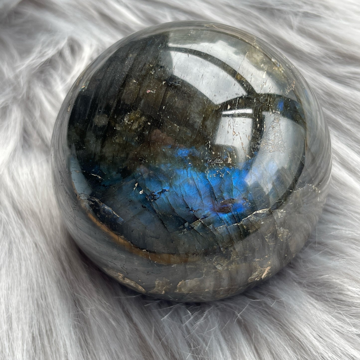 拉長石球 -幫助穩定氣場 -舒緩急躁情緒和增加耐性 -激發想象力,鼓勵分析和邏輯 - 理解控制情緒信念,選擇更好信念 -帶來和平與幸福,擺脫負能量 -提升睡眠質素