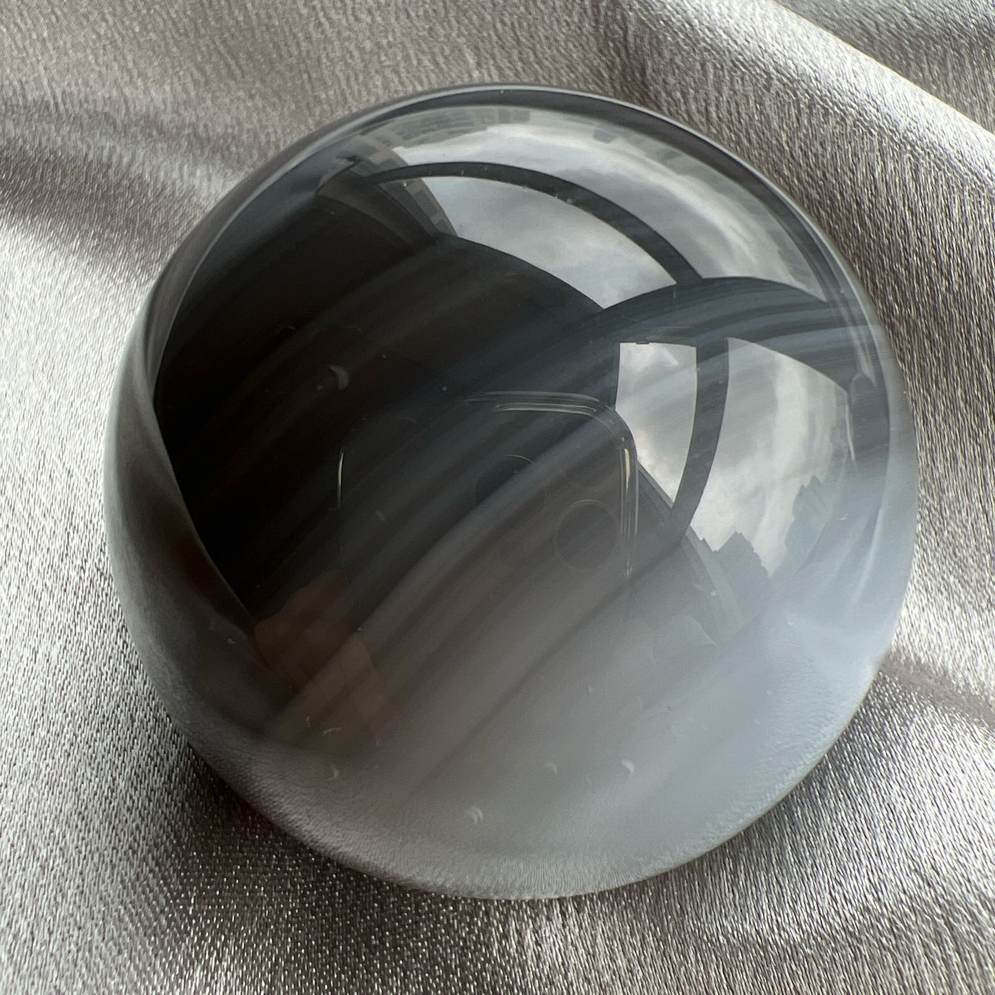 Orca Agate Sphere -利用海洋的能量帶來平靜和內心平靜的感覺 -同時增強自信和勇氣,促進溝通和理解 -保護免受消極和負能量的影響