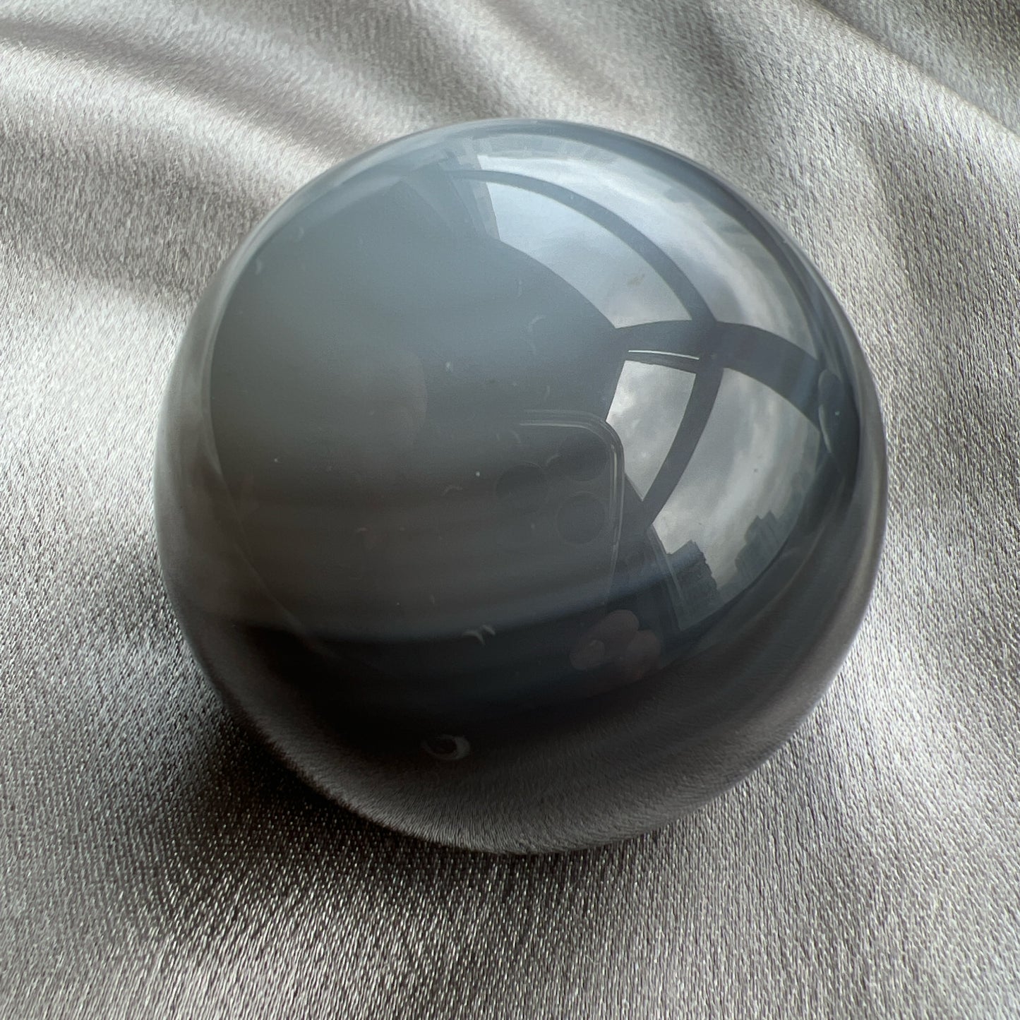 Orca Agate Sphere -利用海洋的能量帶來平靜和內心平靜的感覺 -同時增強自信和勇氣,促進溝通和理解 -保護免受消極和負能量的影響