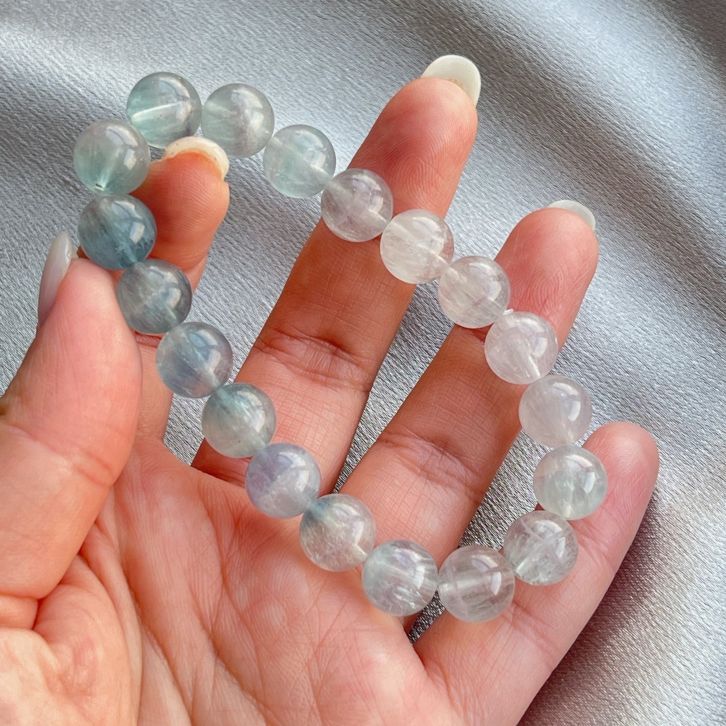 -幫助頭腦清晰 -激發創造性,增強創意思考 -特別適合安靜動腦使用者人群 -減壓,緩解煩躁的情緒 -去除身體負能量