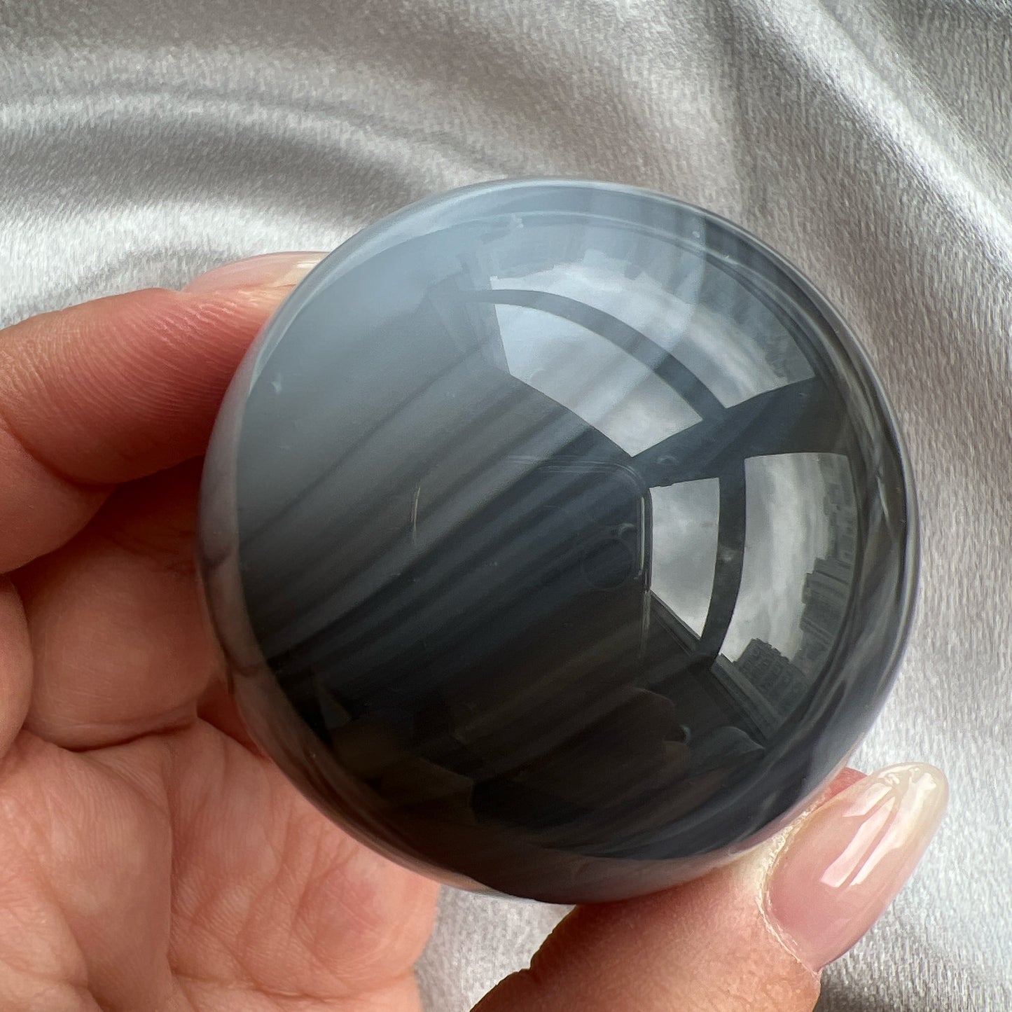 Orca Agate Sphere -利用海洋的能量帶來平靜和內心平靜的感覺 -同時增強自信和勇氣,促進溝通和理解 -保護免受消極和負能量的影響