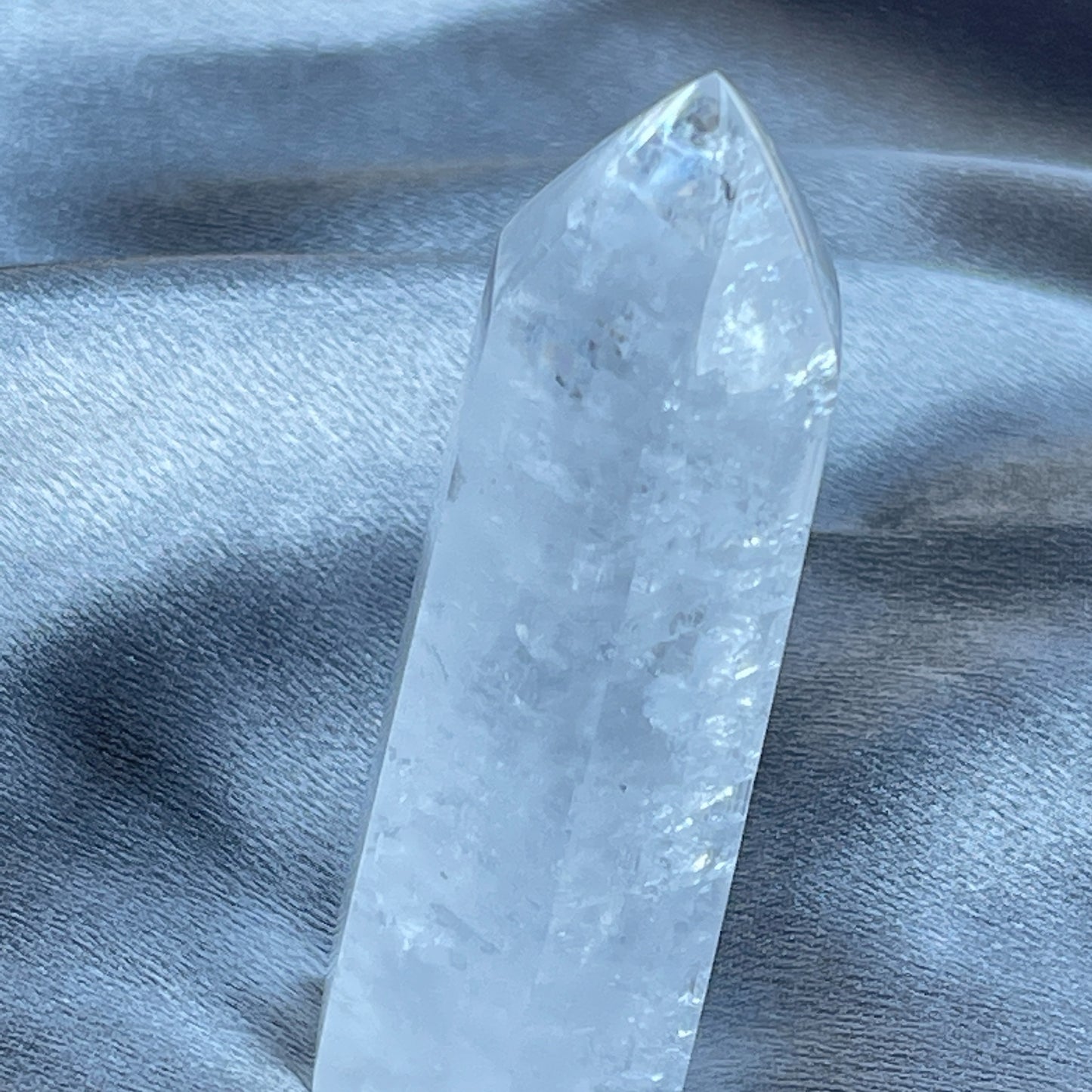 彩虹白方解柱