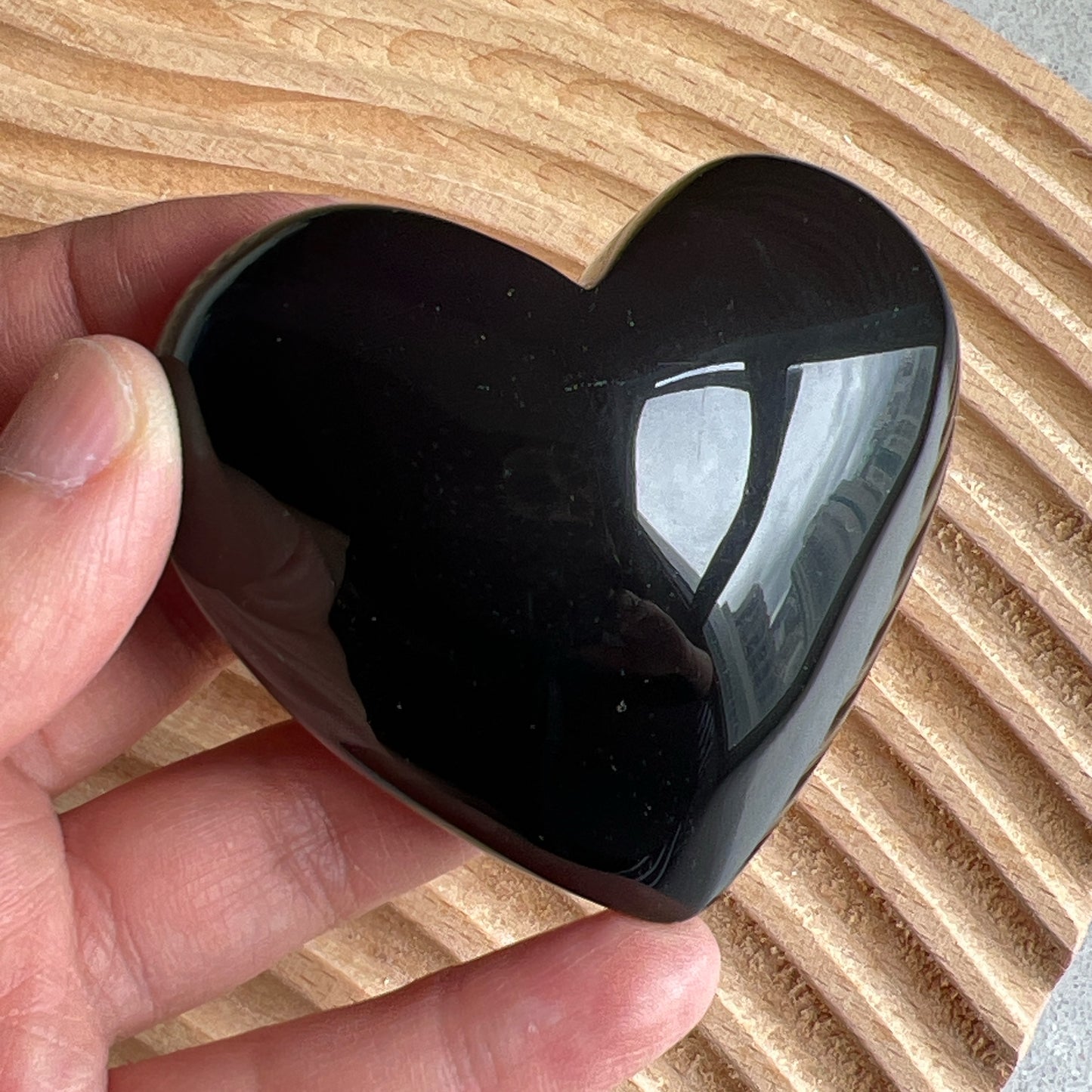 紫曜石心

-辟邪，保平安

-吸負能量，防小人

-舒緩壓力，消除疲勞