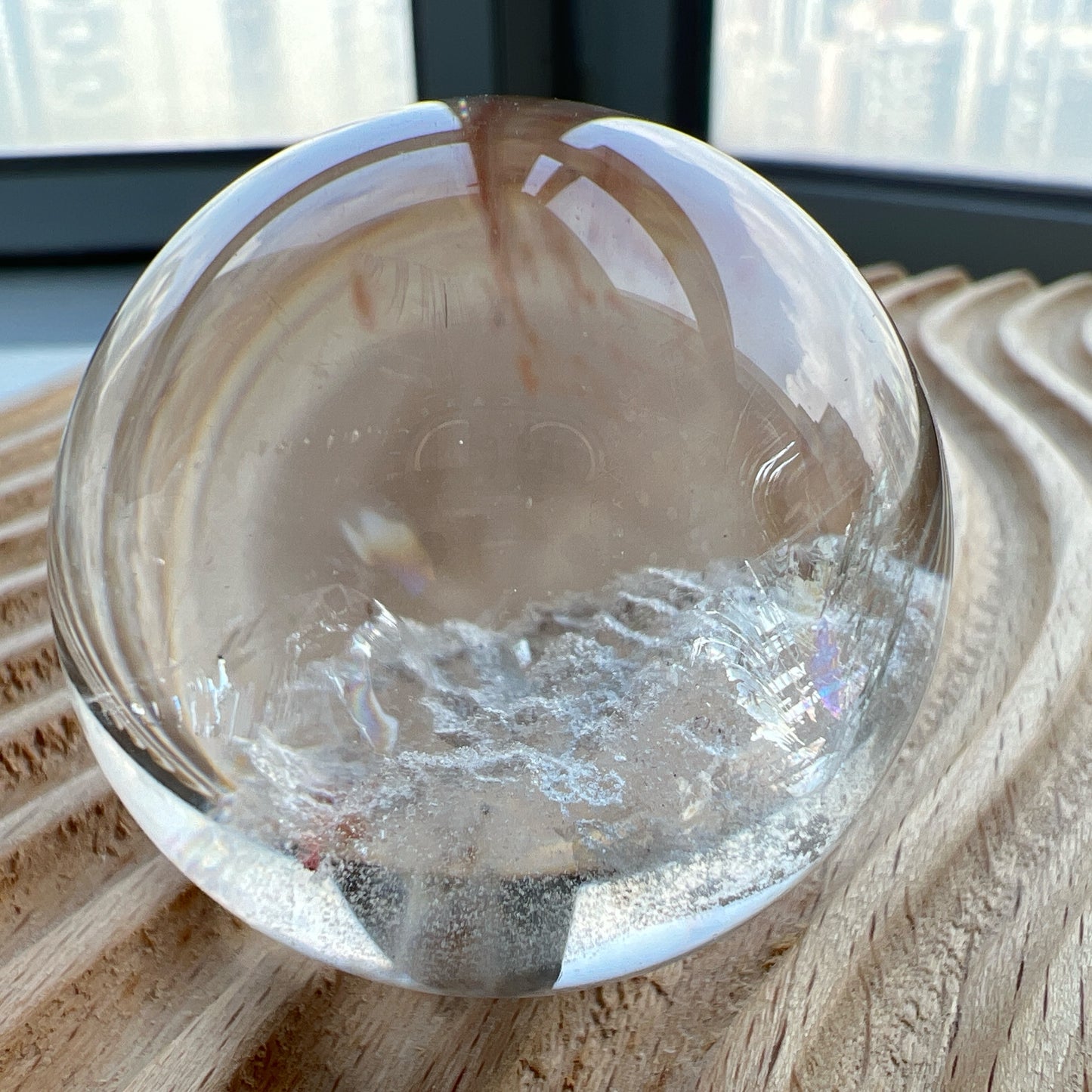 白幽靈

-淨化個人氣場

-提升記憶力

&nbsp;

白水晶

-「水晶之王」，是萬用療癒石

-能淨化四周負性能量

-釋放負能量，平衡內心的焦慮不安

-鎮定安神之效，開發智慧

-提升自我肯定，提升正能量

-幫助集中注意力，有助讀書求學