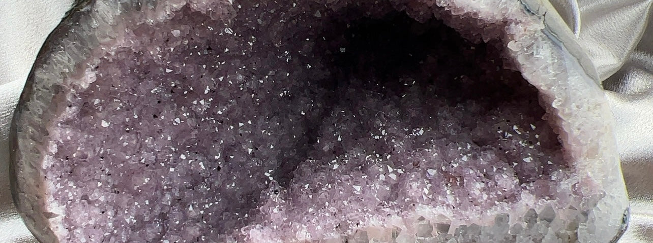 Sugar Druzy Amethyst Geode 烏拉圭軟糖香芋紫色異象紫晶洞