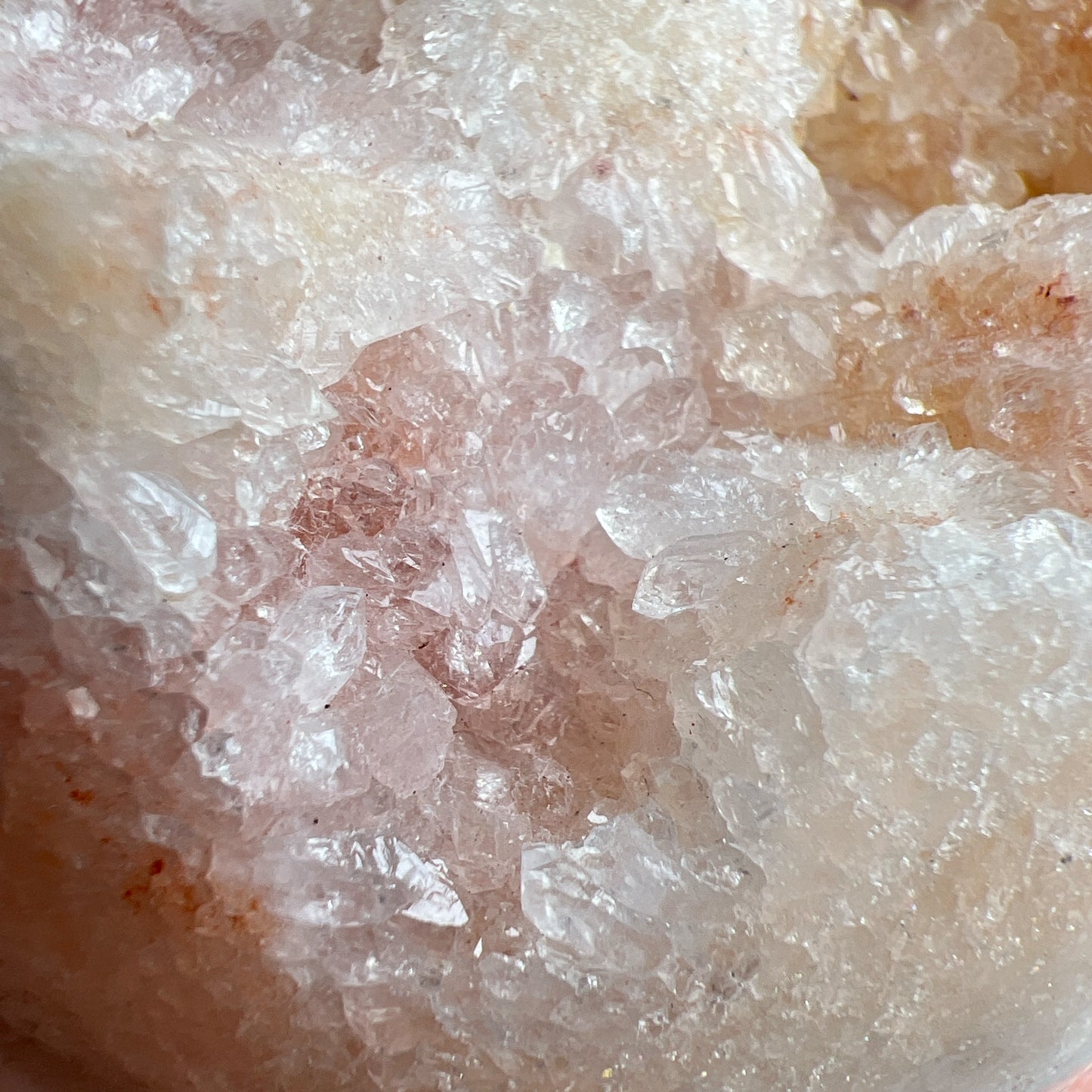 粉紅紫水晶球

-療癒心靈，舒緩情緒

-提高自我肯定，價值

-學習愛與被愛

-引領情感抒發，從低潮中走出來