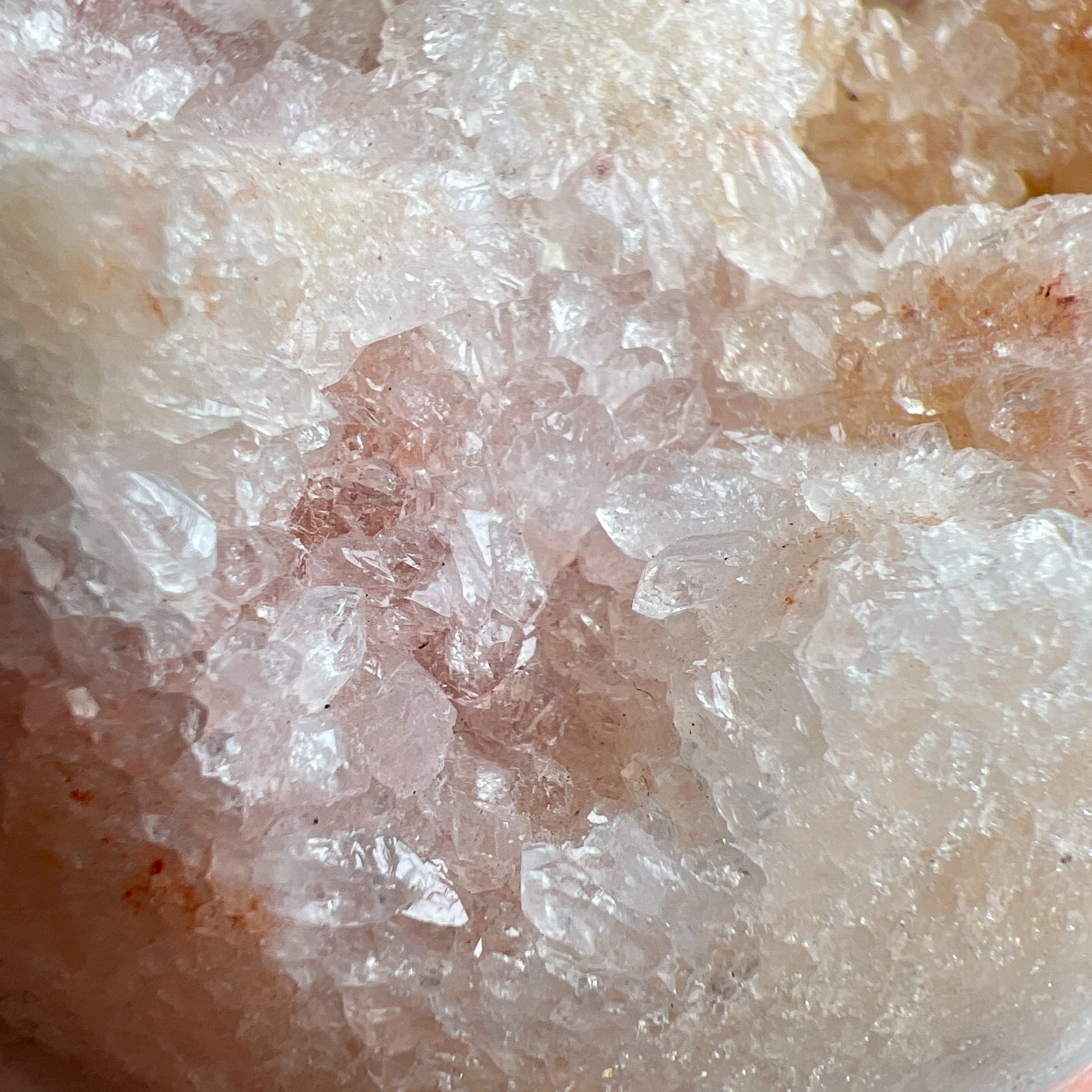 粉紅紫水晶球

-療癒心靈，舒緩情緒

-提高自我肯定，價值

-學習愛與被愛

-引領情感抒發，從低潮中走出來