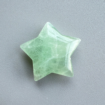 螢石星星 ⭐️

螢石是不可或缺的晶石之一，除左螢石有豐富嘅色彩和好高的觀賞價值之外，放她在工作枱亦都可以時時刻刻緩解煩躁的情緒，有助減低壓力，去除人體積累的負能量，同時亦可以減低電子器材發出的輻射。

綠螢石可幫助消除焦慮的消極感受，亦提高了冷靜思考和應對的能力。
