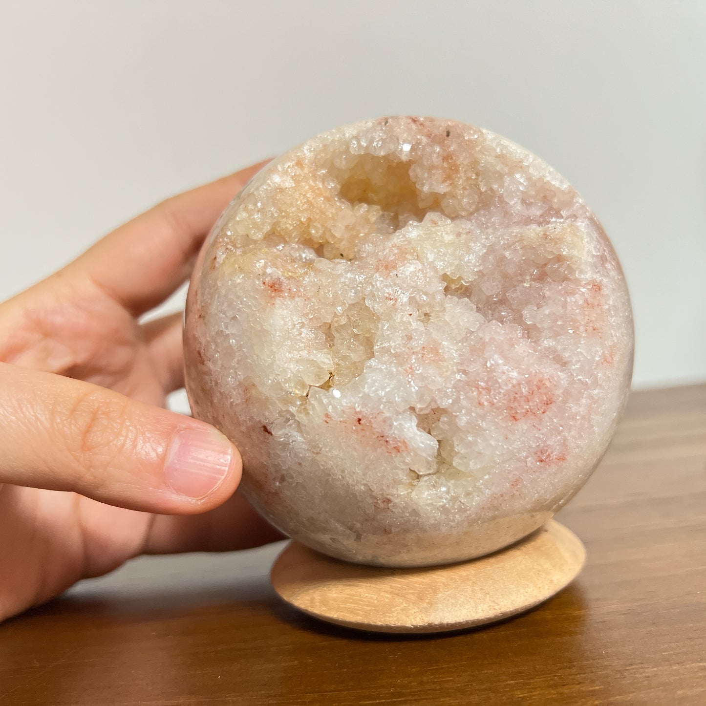 粉紅紫水晶球

-療癒心靈，舒緩情緒

-提高自我肯定，價值

-學習愛與被愛

-引領情感抒發，從低潮中走出來