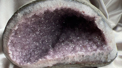 Sugar Druzy Amethyst Geode 烏拉圭軟糖香芋紫色異象紫晶洞