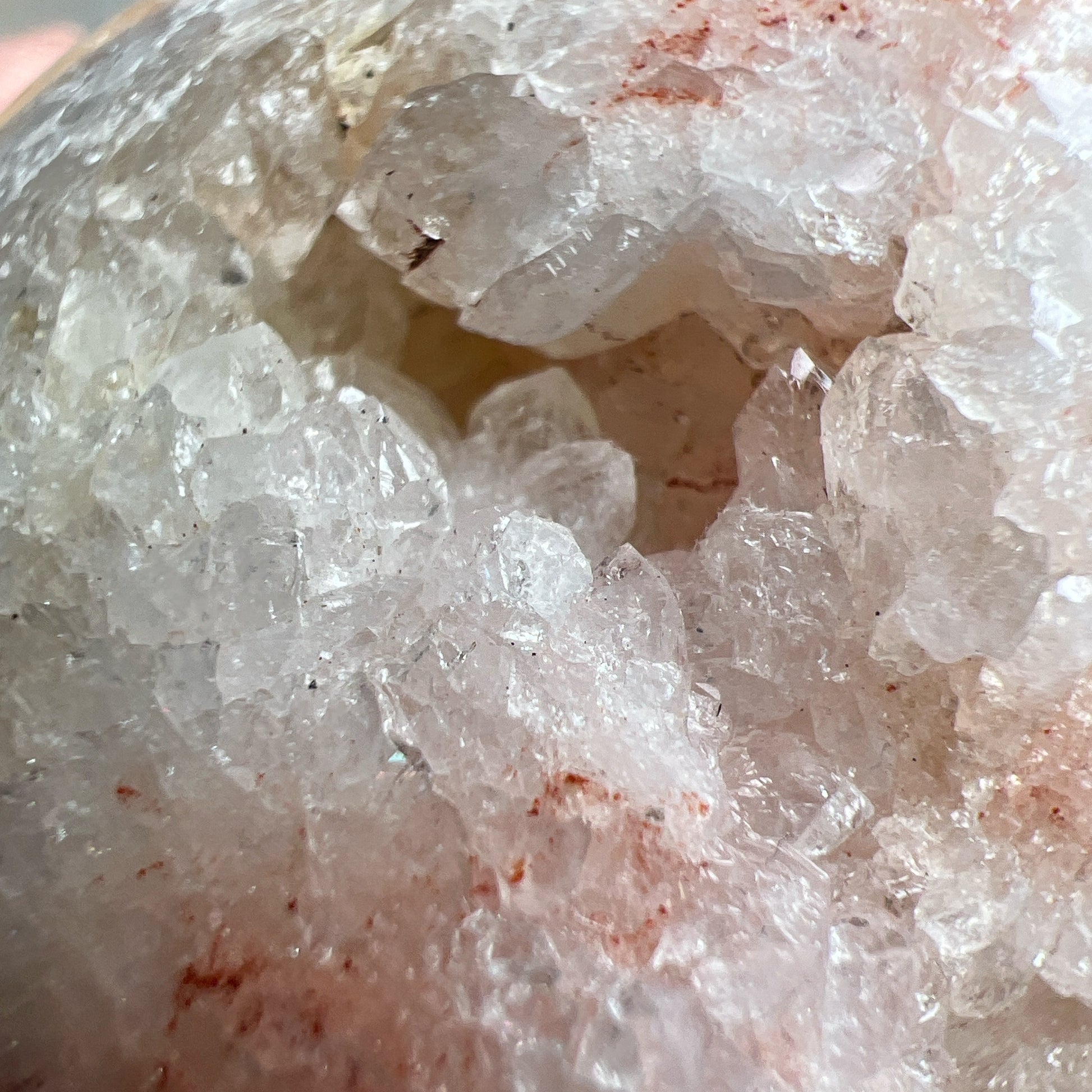 粉紅紫水晶球

-療癒心靈，舒緩情緒

-提高自我肯定，價值

-學習愛與被愛

-引領情感抒發，從低潮中走出來