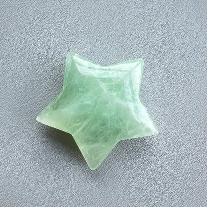 螢石星星 ⭐️

螢石是不可或缺的晶石之一，除左螢石有豐富嘅色彩和好高的觀賞價值之外，放她在工作枱亦都可以時時刻刻緩解煩躁的情緒，有助減低壓力，去除人體積累的負能量，同時亦可以減低電子器材發出的輻射。

綠螢石可幫助消除焦慮的消極感受，亦提高了冷靜思考和應對的能力。