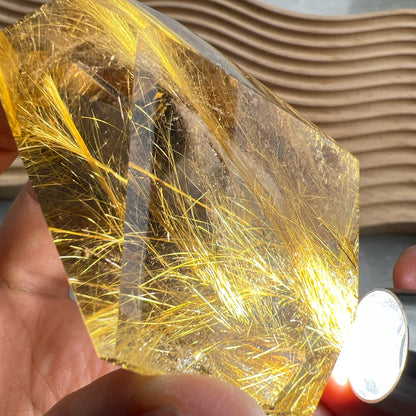 金髮晶隨形

-被譽為「財富之石💰」

-寓意吉祥如意，萬事太平

-招主財、偏財，深受商人歡迎

-幫助人找回自信，做事積極向上

-加強決策力，增加其勇氣和魄力

-有辟邪功效