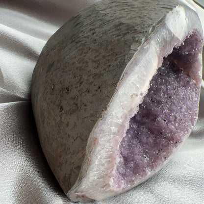 Sugar Druzy Amethyst Geode 烏拉圭軟糖香芋紫色異象紫晶洞