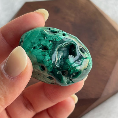 孔雀石 tumbled stone